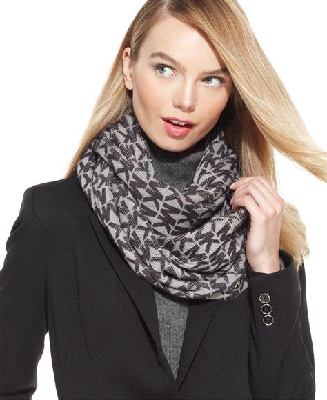 michael kors winter scarf.